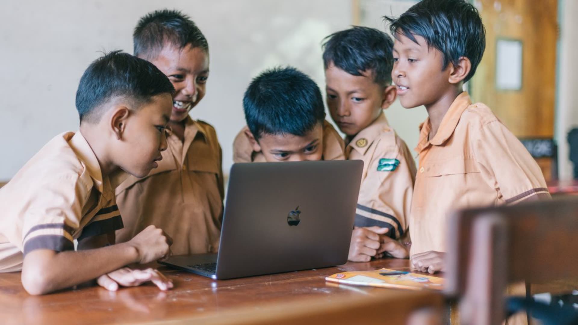 Selamat Datang di SMK Uji MSDJBF9U